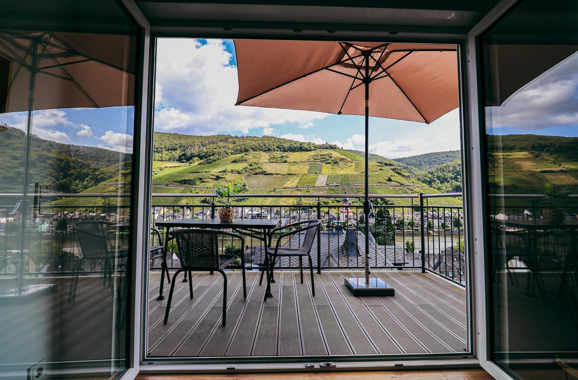 Sky Apartment, Blick Zur Mosel, Grosser Balkon, Kaffeemaschine, Smart Tv Zell an der Mosel Luaran gambar